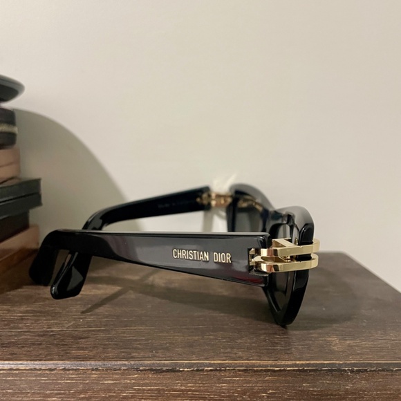 Gorgeous Christian Dior Sunglasses main image 7